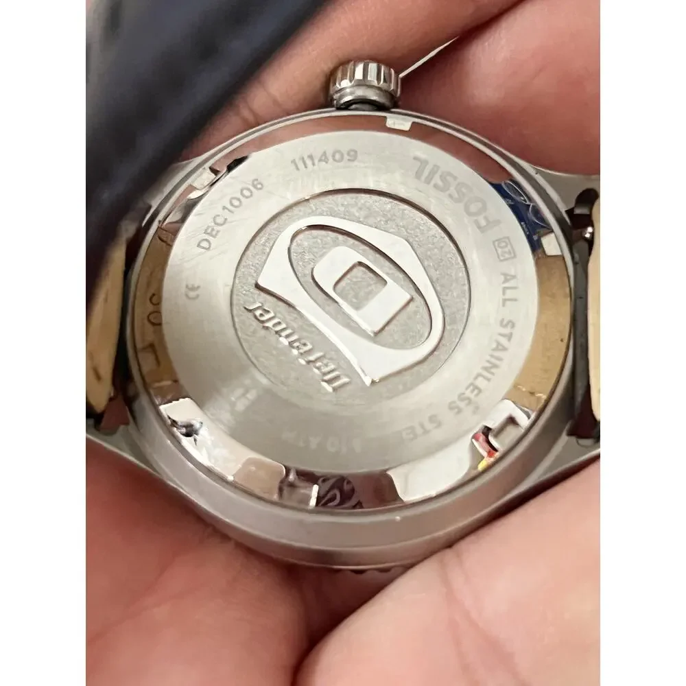 Fossil Men's Defender DEC1006 Sport Dive Watch, White Dial, Black Leather Strap
